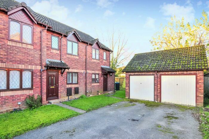 2 Bedroom Terraced House To Rent In Thatcham, Berkshire, RG19