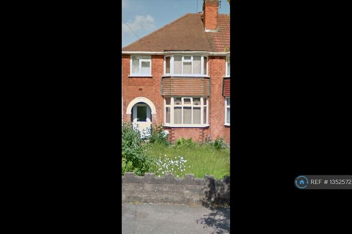4 Bedroom Semi-Detached House To Rent In Cherington Road, Birmingham, B29