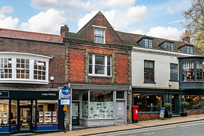 3 Bedroom Maisonette To Rent In High Street, Winchester, SO23