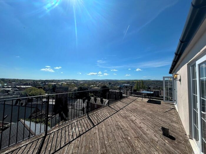 2 Bedroom Apartment To Rent In Fore Street, Exeter, EX4