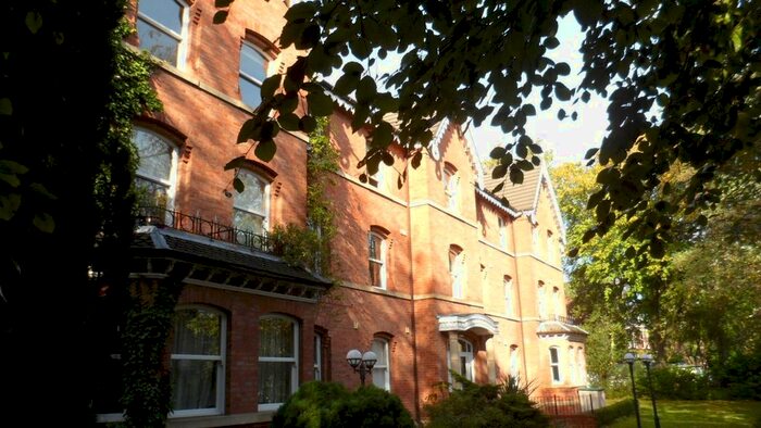 2 Bedroom Flat To Rent In Belvedere Gardens, Heaton Moor Road, Heaton Moor, SK4