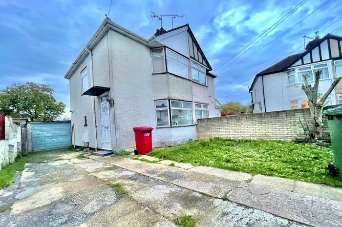 2 Bedroom Property To Rent In Salt Hill Way, Slough, SL1