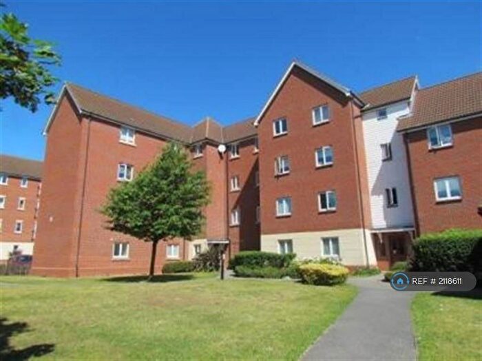 2 Bedroom Flat To Rent In Suffolk Court, Chadwell Heath, Romford, RM6