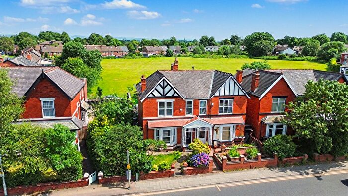 4 Bedroom Semi Detached House For Sale In Bury New Road, Whitefield, M45