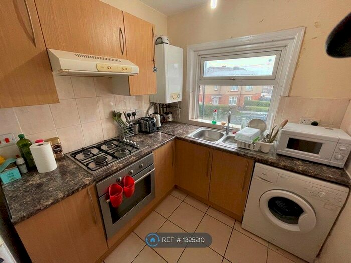 1 Bedroom Flat To Rent In Violet Road, Southampton SO16
