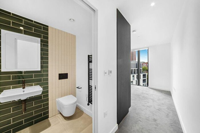 2 Bedroom Apartment For Sale In The City Collection, Makers Building, N1