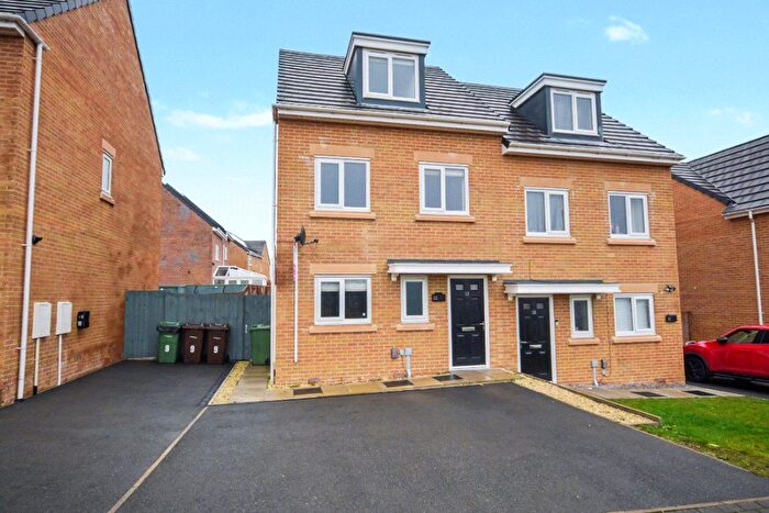 3 Bedroom Semi Detached House For Sale In Needle Close, Wakefield, West Yorkshire, WF2
