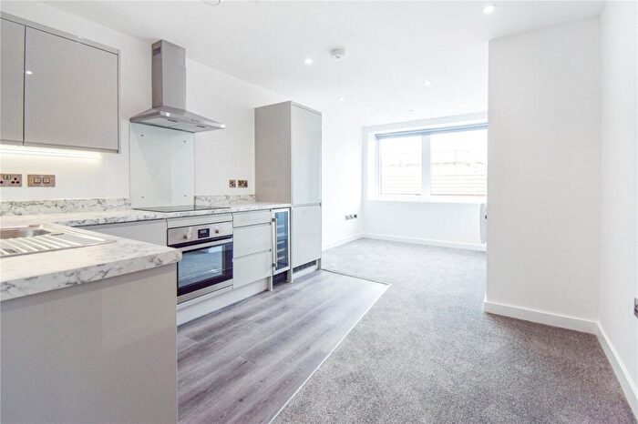 1 Bedroom Apartment To Rent In Strawberry Hill, Newbury, Berkshire, RG14