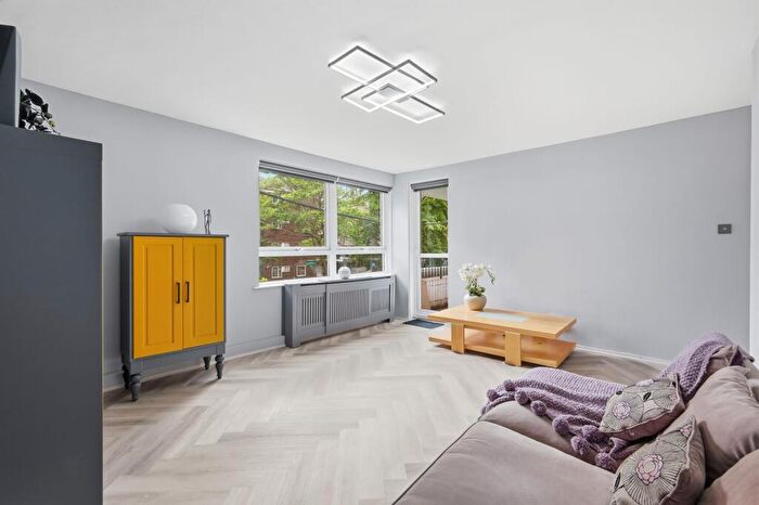 2 Bedroom Flat For Sale In Royal College Street, Camden, NW1