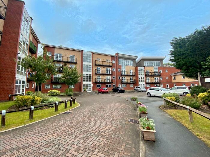 2 Bedroom Apartment To Rent In Central, Wharf Road, Sale, M33