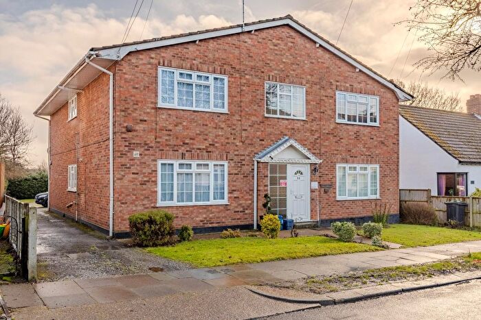 2 Bedroom Flat For Sale In Blenheim Crescent, Leigh-On-Sea, SS9