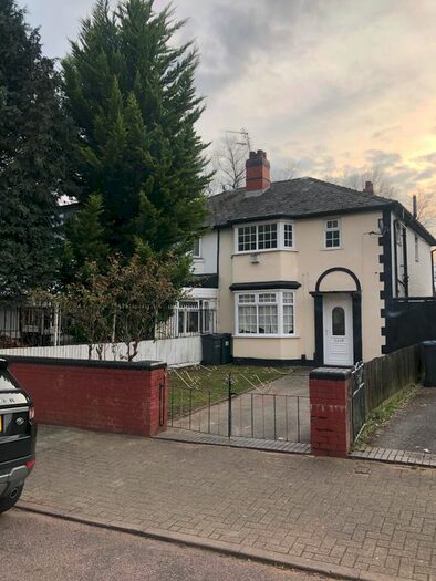 3 Bedroom Semi-Detached House To Rent In Vicarage Road, Hockley, B18