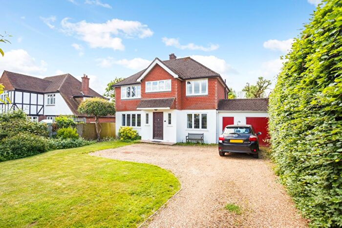 4 Bedroom Detached House To Rent In Carlton Road, Redhill, RH1