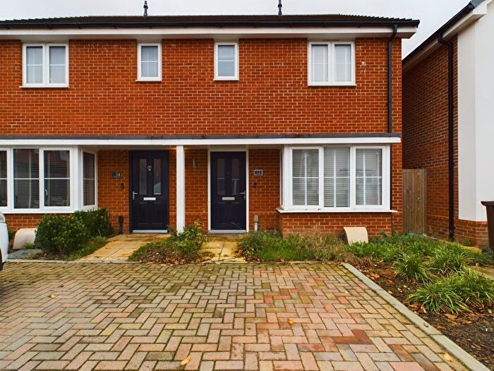 3 Bedroom Semi-Detached House To Rent In Lytham Close, Chatham, ME5