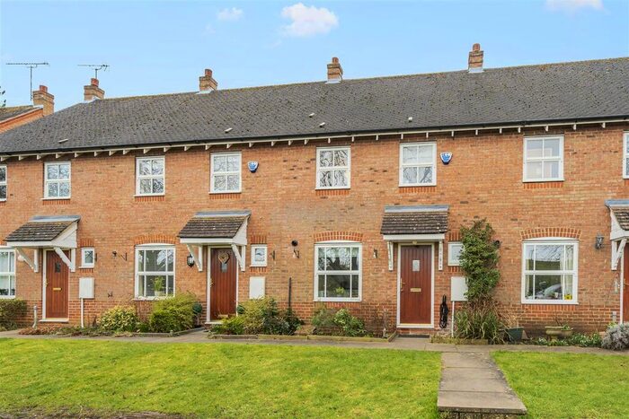 4 Bedroom Terraced House For Sale In Chestnut Avenue, Bromham, Bedford, MK43