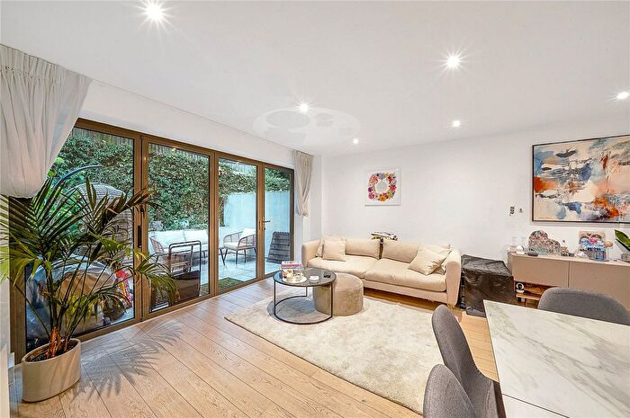 3 Bedroom End Of Terrace House For Sale In Hornsey Lane Gardens, London, N6