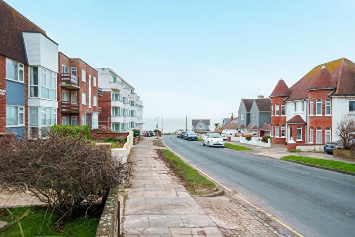 2 Bedroom Flat For Sale In Duncan Court, Chichester Drive East, Saltdean, BN2