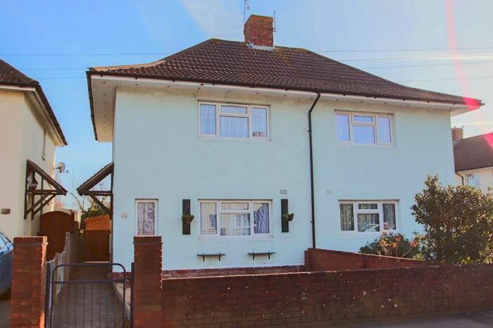 2 Bedroom Property To Rent In Lonsdale Avenue, Weston-Super-Mare BS23