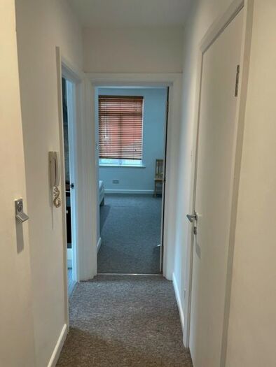 Studio To Rent In Cricklewood Broadway, London, NW2