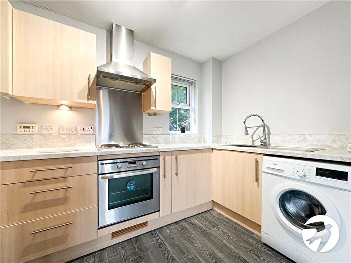 2 Bedroom Flat For Sale In Toad Hall Crescent, Chattenden, Rochester, Kent, ME3
