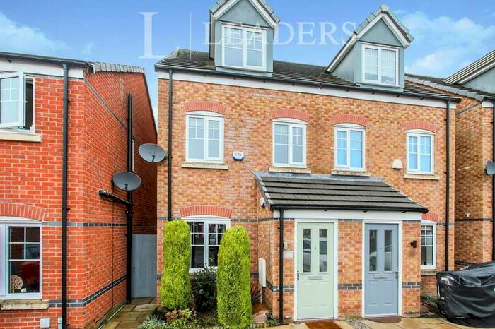 3 Bedroom Semi-Detached House To Rent In Redshank Place, CW11
