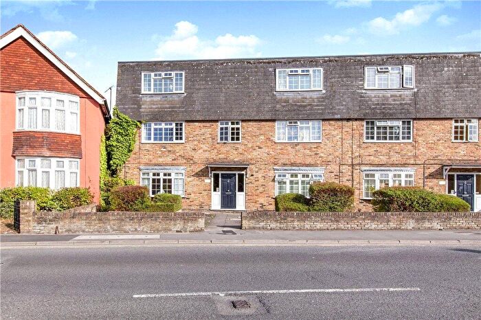 2 Bedroom Apartment For Sale In St. Leonards Road, Windsor, Berkshire, SL4