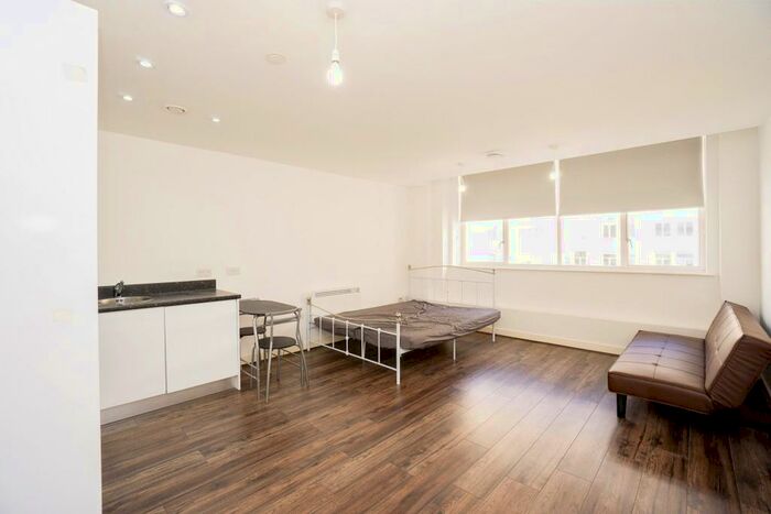 Apartment To Rent In The Strand, Liverpool, Merseyside, L2