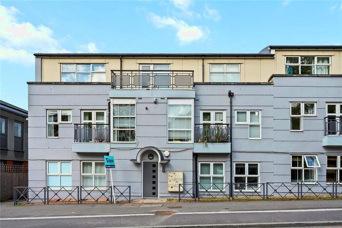 2 Bedroom Flat To Rent In Kingston Hill, Kingston Upon Thames, KT2