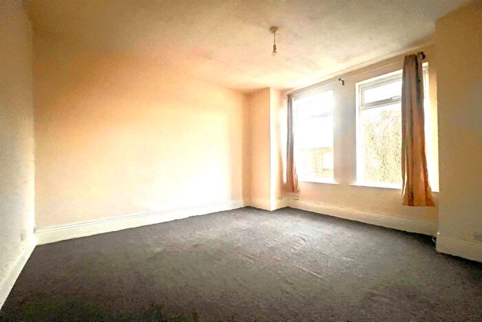 3 Bedroom Flat To Rent In Clarendon Road, Manchester, M16