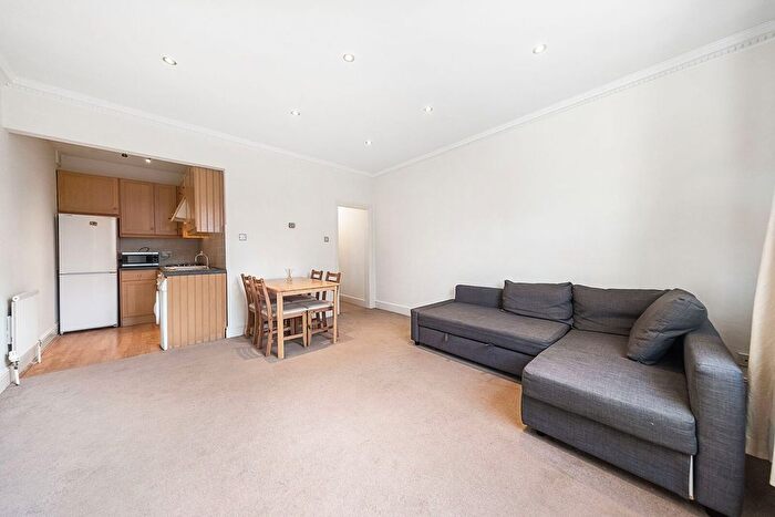 1 Bedroom Flat To Rent In Park Hill, Abbeville Village, London, SW4