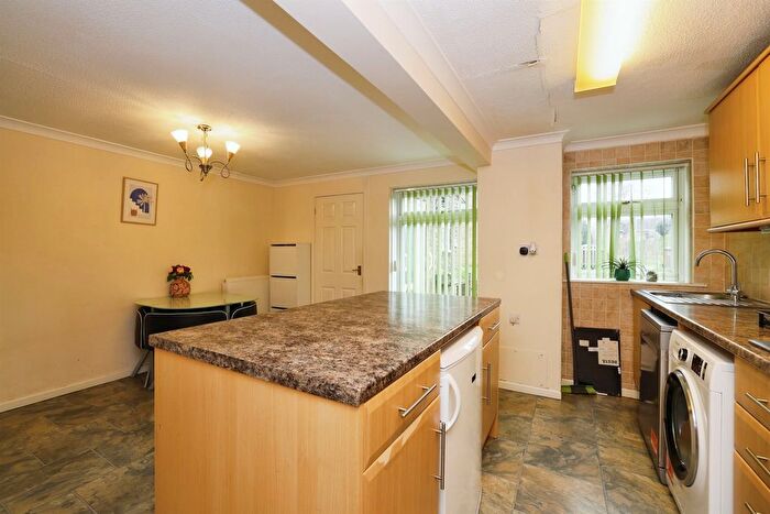 3 Bedroom End Of Terrace House For Sale In Camelot Close, Andover, SP10