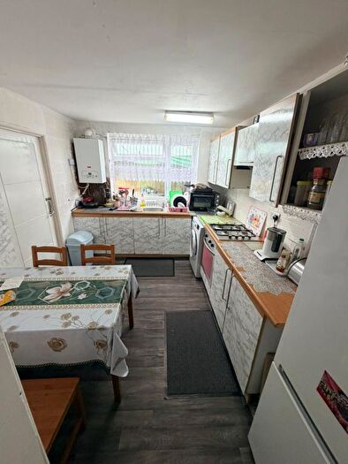 3 Bedroom Terraced House To Rent In Ley Street, Ilford, IG1
