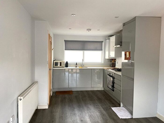 1 Bedroom Flat To Rent In Godstone Road, Kenley, Surrey, CR8