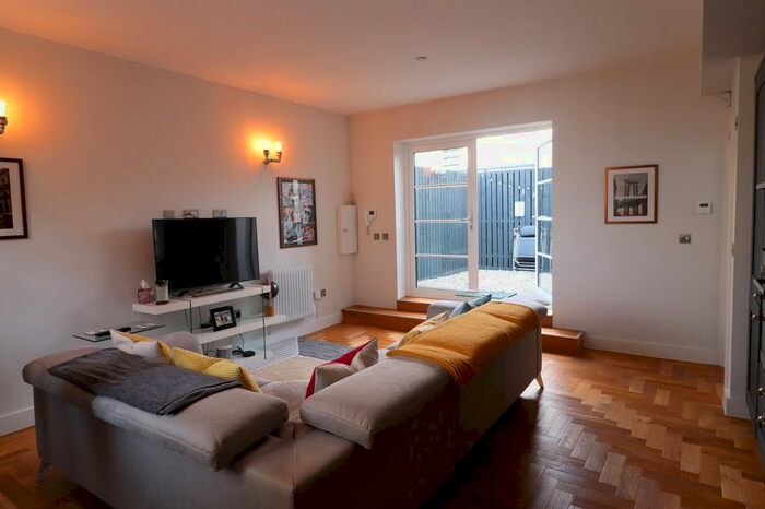 2 Bedroom Flat To Rent In Great Charles Street Queensway, Birmingham, B3