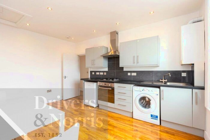1 Bedroom Apartment To Rent In Junction Road, Archway, London, N19