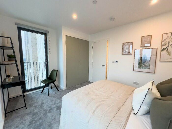 3 Bedroom Flat To Rent In Plaistow Hub, London, E13