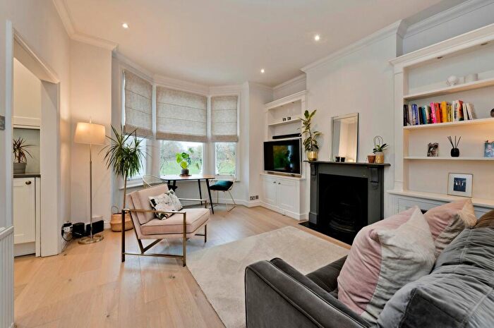 2 Bedroom Apartment To Rent In Bolingbroke Grove, London, SW11