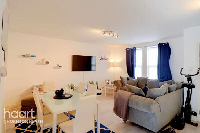 2 Bedroom End Of Terrace House For Sale In Northwood Road, Thornton Heath, CR7