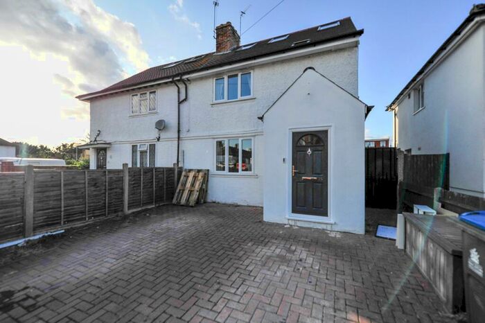 4 Bedroom Semi-Detached House To Rent In Fleetwood Road, Kingston, KT1