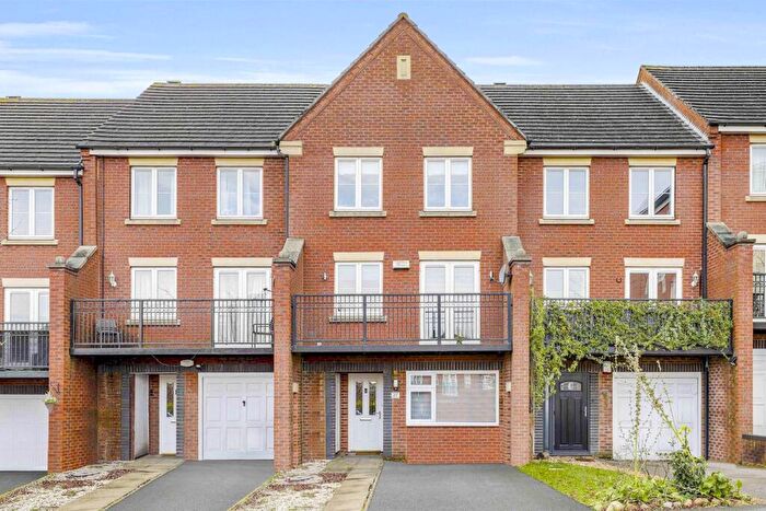 3 Bedroom Town House For Sale In Cudworth Drive, Mapperley, Nottinghamshire, NG3