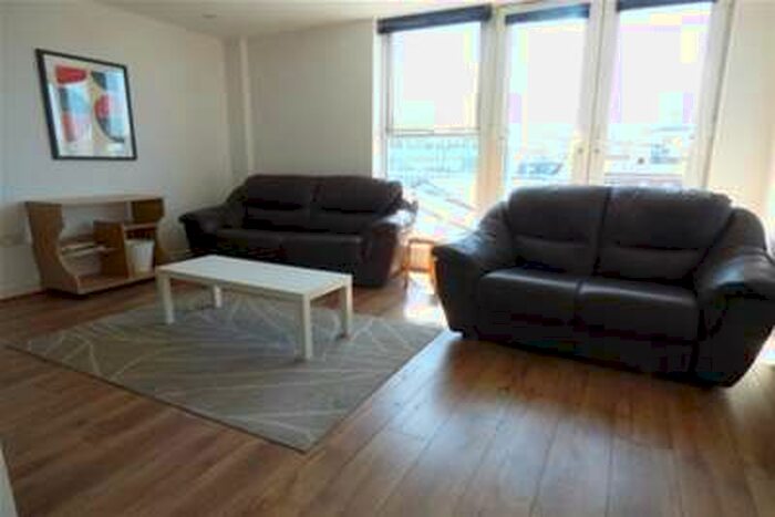 2 Bedroom Flat To Rent In Riding Street, L3