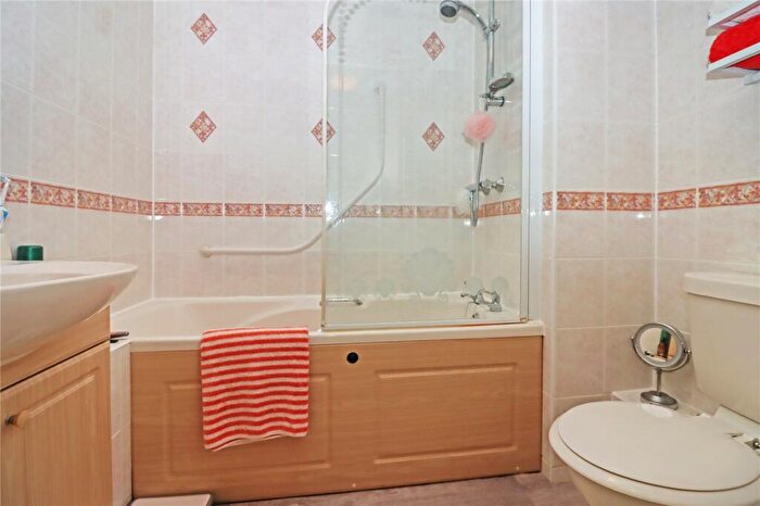 1 Bedroom Flat For Sale In Chase Court, Rectory Lane, Whickham, Newcastle Upon Tyne, NE16