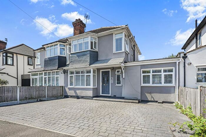 4 Bedroom Semi-Detached House For Sale In Harold Road, Chingford, E4