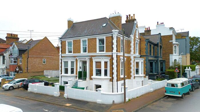 1 Bedroom Flat To Rent In Carlton Avenue, Ramsgate, CT11