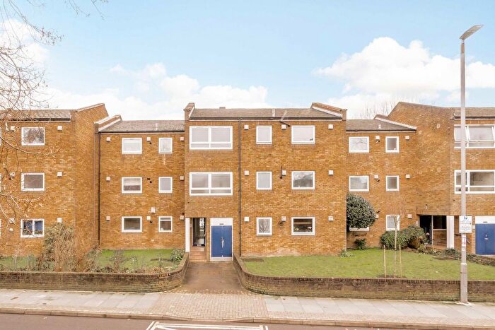 1 Bedroom Flat For Sale In Nantes Close, Wandsworth, SW18
