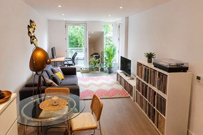 1 Bedroom Flat To Rent In Wenlock Road, Decorum Apartments, N1