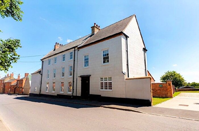 4 Bedroom Property To Rent In High Street, Northampton, NN6