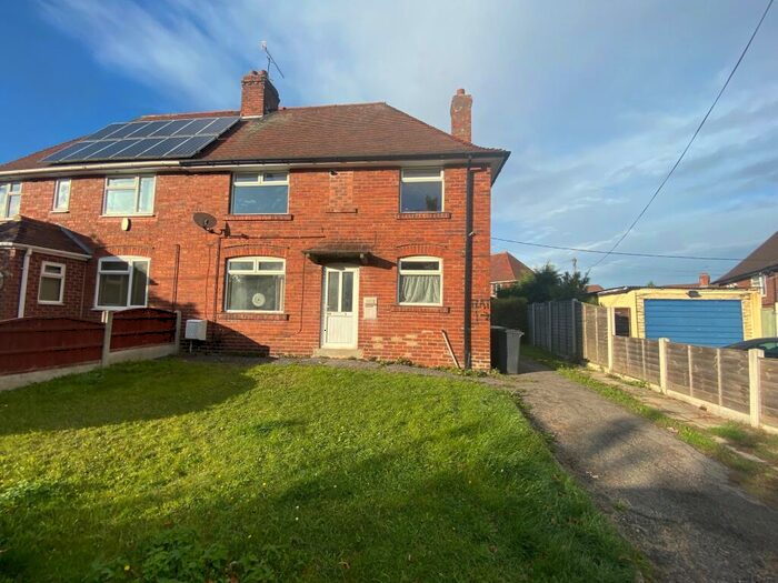 2 Bedroom Flat To Rent In Stand Road, Chesterfield, S41