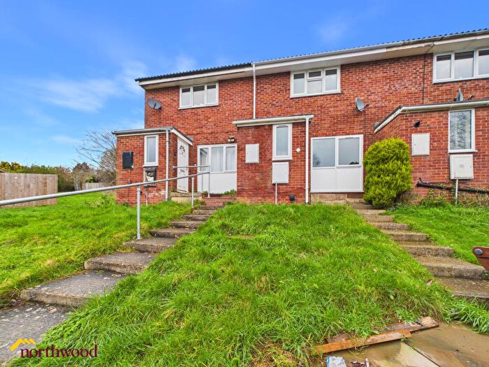3 Bedroom Terraced House To Rent In Angus Close, Banbury, OX16