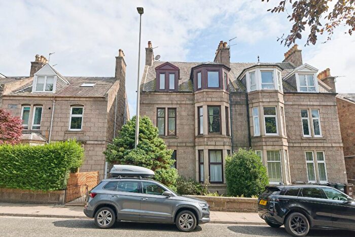 2 Bedroom Flat To Rent In Holburn Street, Aberdeen, Top Floor Whole, AB10